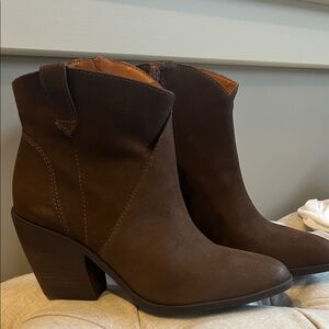 New! Lucky Brand boots
